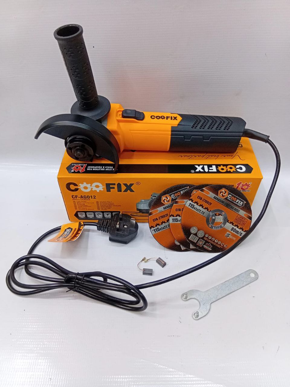 fc7a8a1d-7d72-41e8-88c2-3e77848447c0.jpg Coofix 4.5 angle grinder with three Cutting disc - Image 1